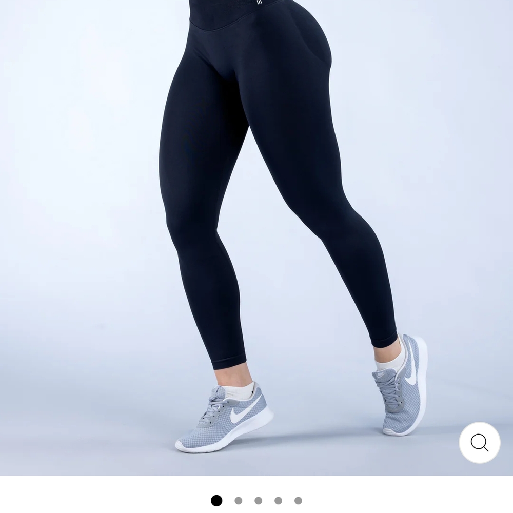 Sleek Black Women's Leggings